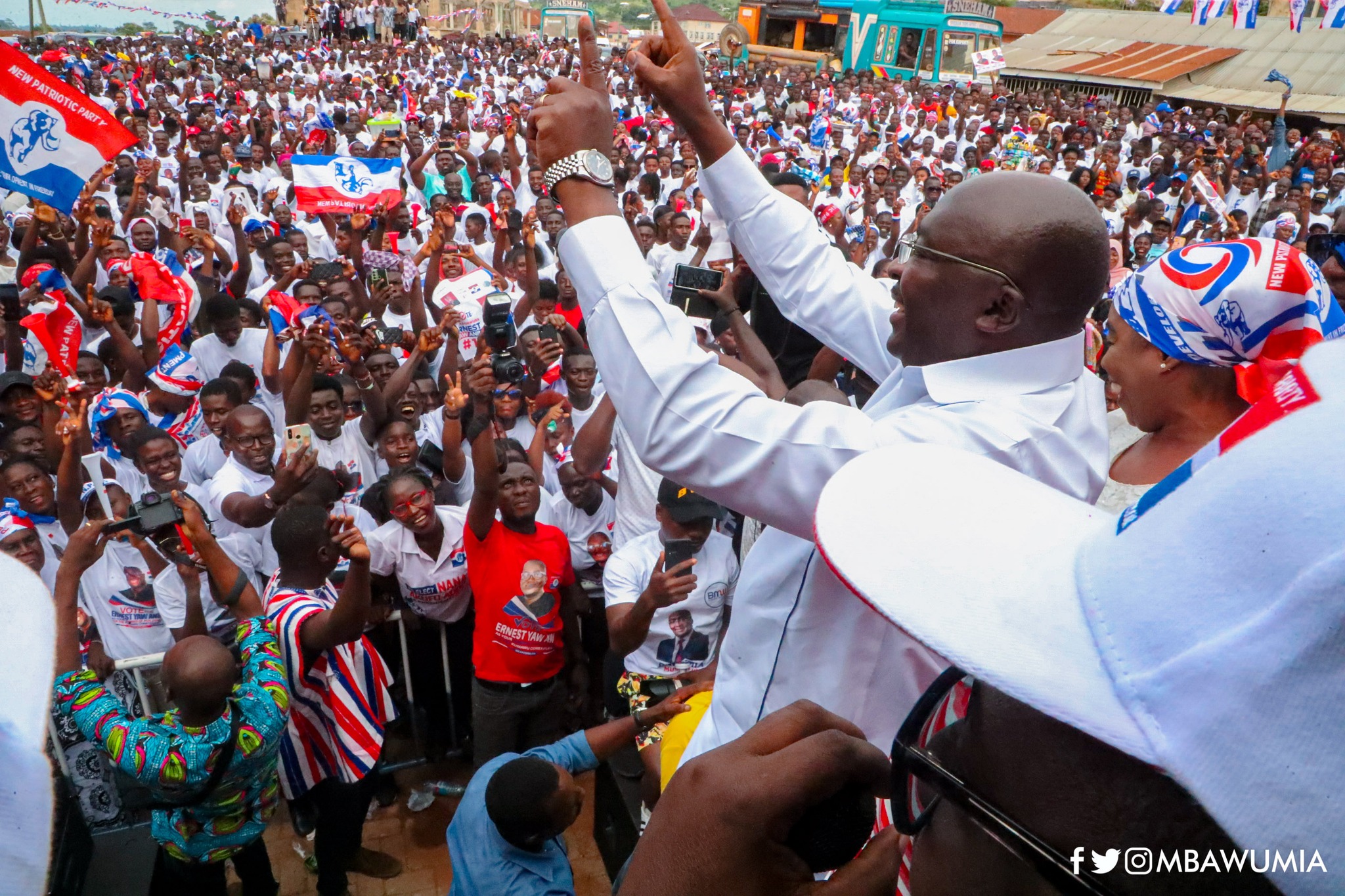 Dr. Bawumia hits NDC hard in Kumawu with these two….