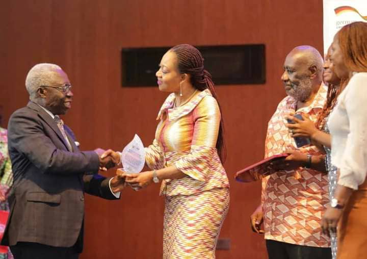 EC boss awarded for exceptional assistance to Internal Audit