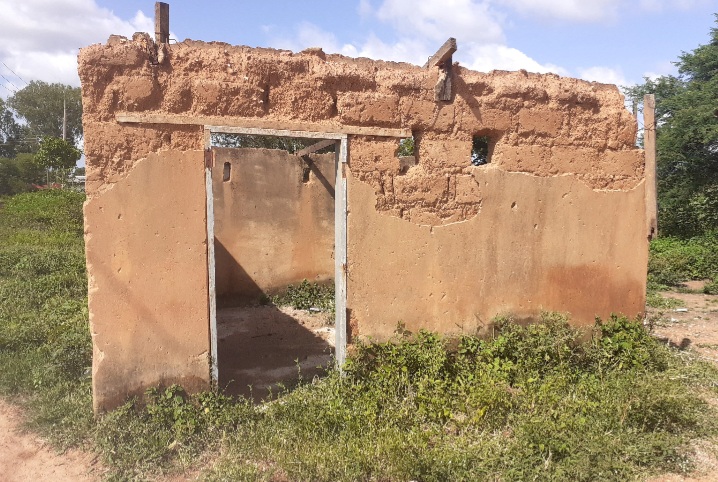 Open Defecation: Teachers and pupils of 31st December KG risks their lives on snake bite daily