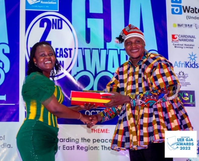 Ngamegbulam Chidozie Stephen of ApexnewsGh receives 2022 ‘CLIMATE CHANGE’ reporter of the year