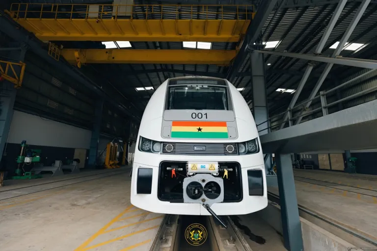 Government Completes Installation of First Unit of Modern Trains on Railway Track