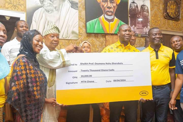 MTN Ghana Shows Gratitude: Donates GHS 20,000 and Items to National Chief Imam
