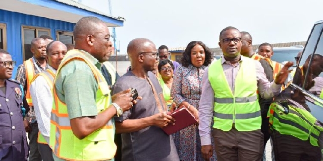 Minister of Energy Takes Urgent Action to Unclear Port Congestion