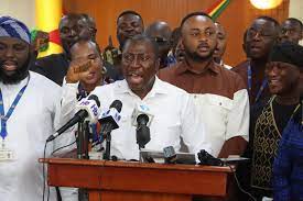 Minority Caucus Slams Foreign Minister’s Communication Strategy