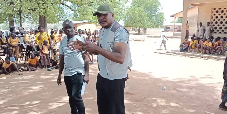 Ngamegbulam Chidozie Stephen educating leaners of Zorkor Tarongo Primary