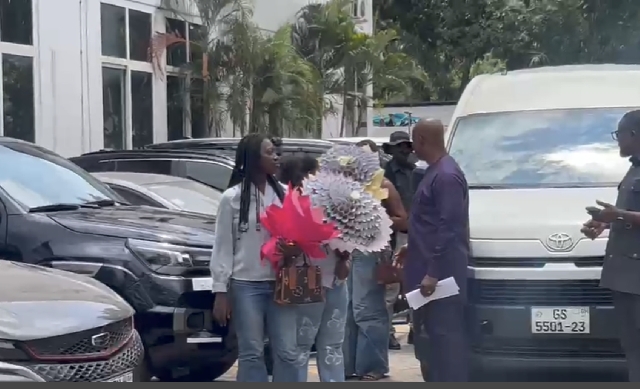 Bank of Ghana Arrests Seven in Crackdown on Money Bouquets